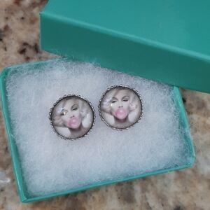 Marilyn Monroe  Earrings with Pink Bubblegum Design